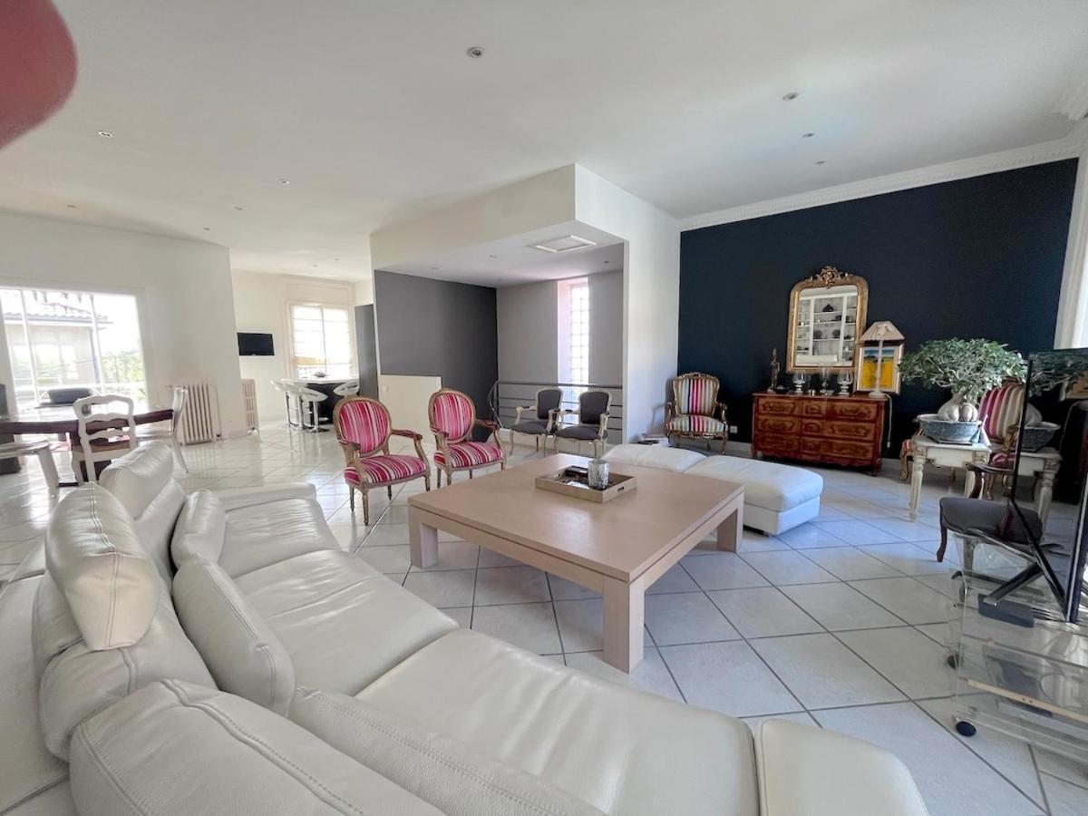 Villa Charming With Pool